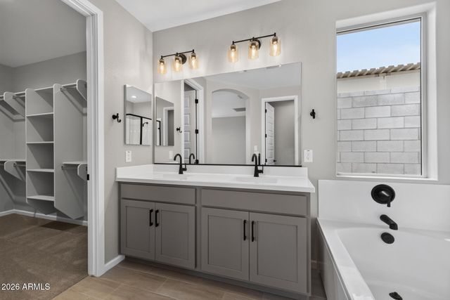 3250 W Molino Road, San Tan Valley, AZ 85144