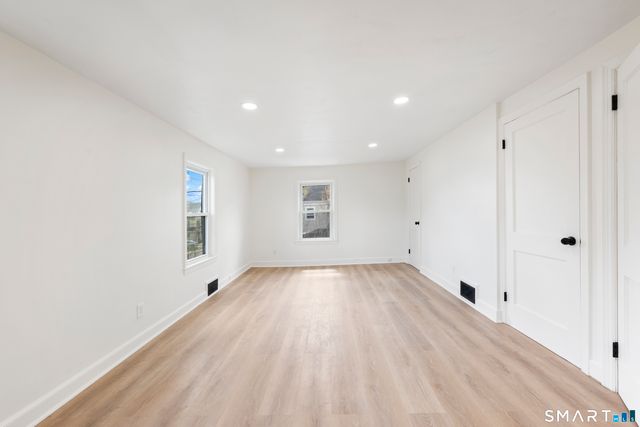 26 Foster Street, Manchester, CT 06040