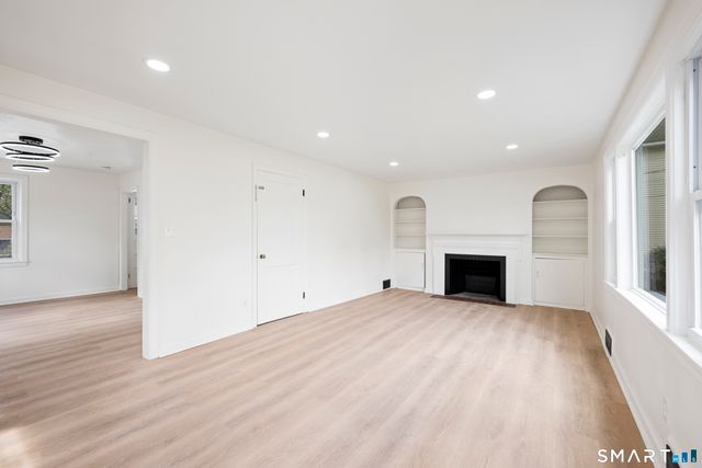 26 Foster Street, Manchester, CT 06040