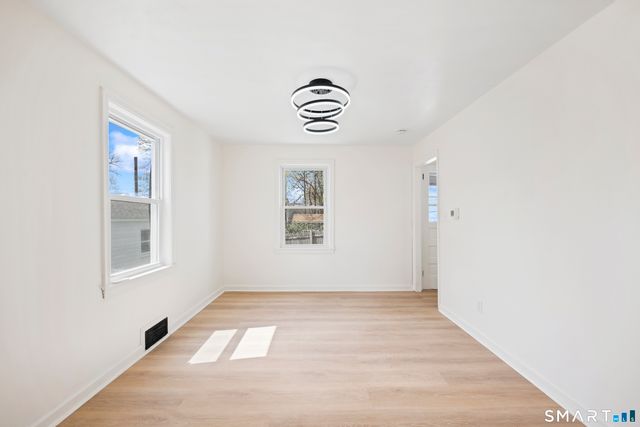 26 Foster Street, Manchester, CT 06040