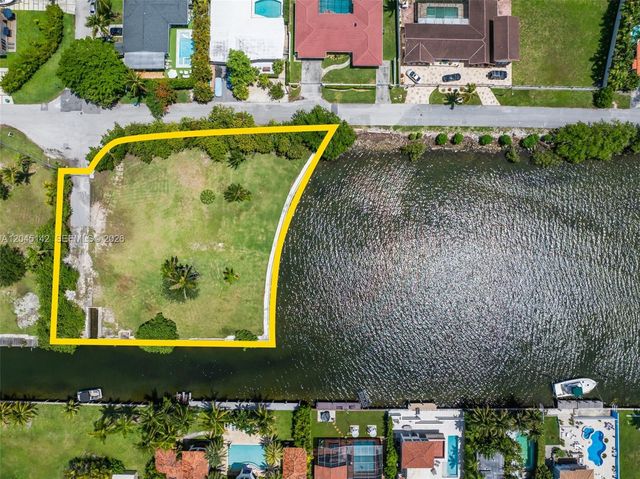 1132 NE 84th St, Miami, FL 33138