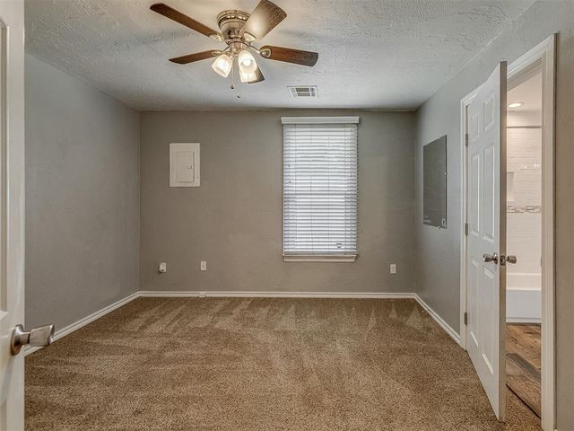 505 SW 5th St, Tuttle, OK 73089