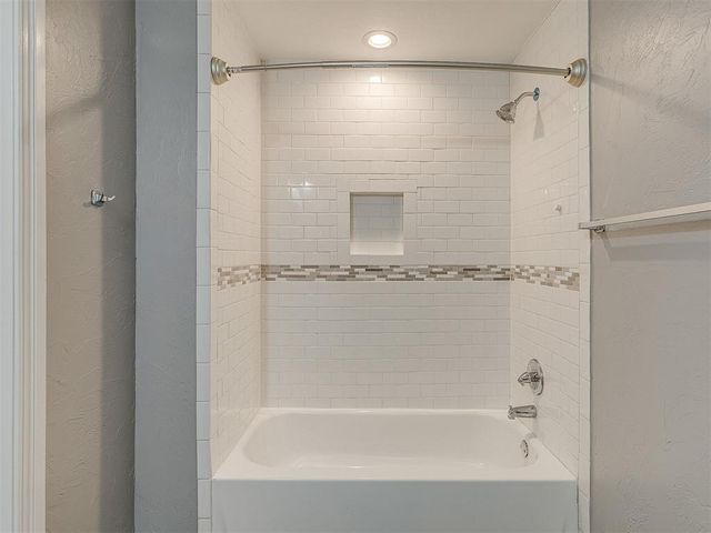 505 SW 5th St, Tuttle, OK 73089