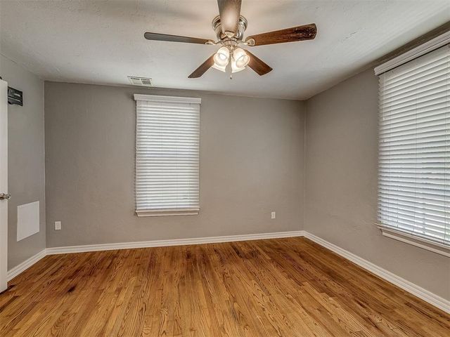 505 SW 5th St, Tuttle, OK 73089
