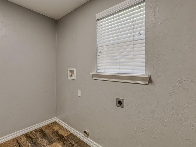 505 SW 5th St, Tuttle, OK 73089