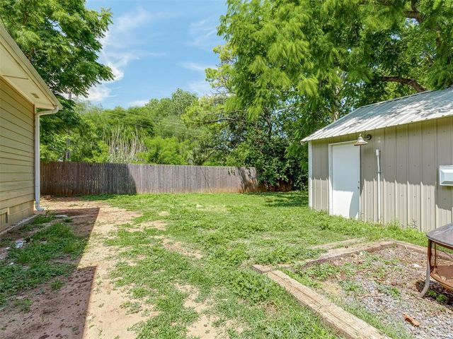 505 SW 5th St, Tuttle, OK 73089