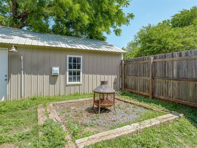 505 SW 5th St, Tuttle, OK 73089