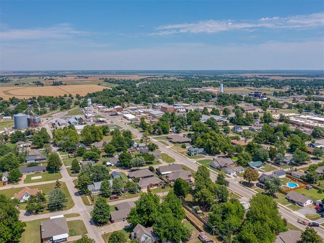 505 SW 5th St, Tuttle, OK 73089