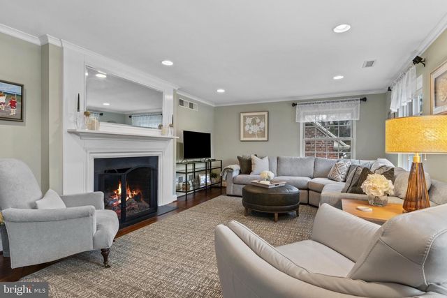 152 HUNTERS LN, Devon, PA 19333