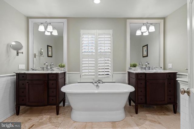 152 HUNTERS LN, Devon, PA 19333