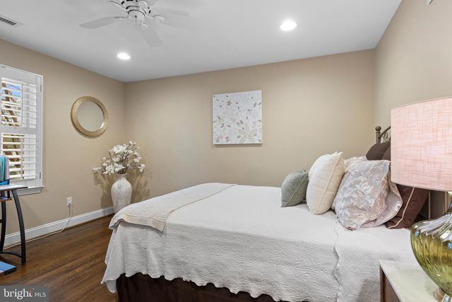 152 HUNTERS LN, Devon, PA 19333