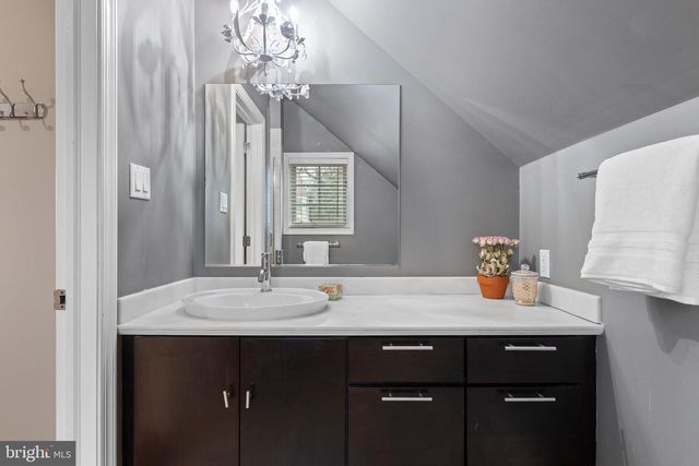 152 HUNTERS LN, Devon, PA 19333