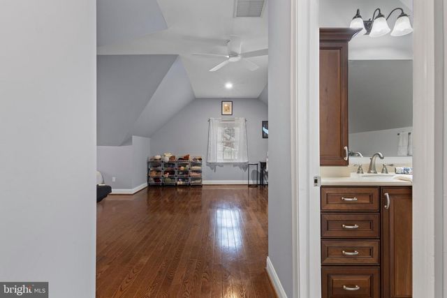 152 HUNTERS LN, Devon, PA 19333