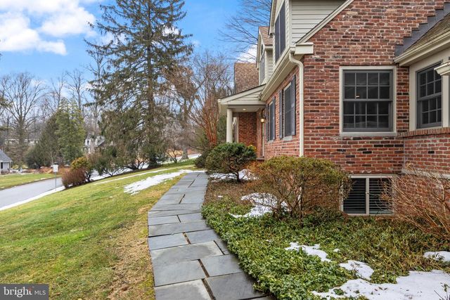 152 HUNTERS LN, Devon, PA 19333