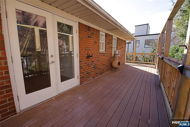 8 Leary Lane 4, Edgewater, NJ 07020