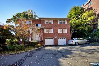 8 Leary Lane 4, Edgewater, NJ 07020