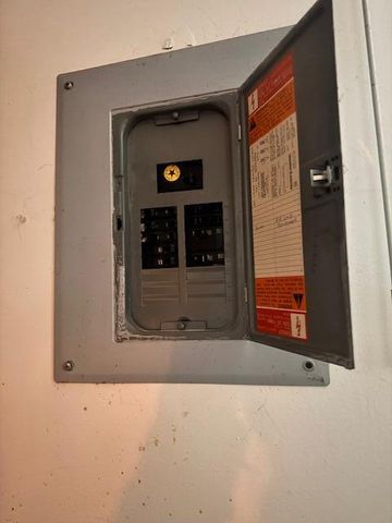 2752 Elkhart Street, Lake Station, IN 46405