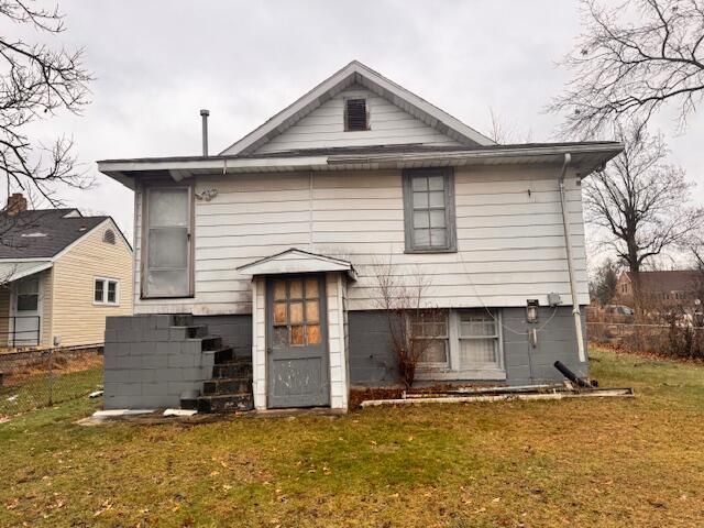 2752 Elkhart Street, Lake Station, IN 46405