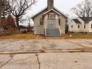 2752 Elkhart Street, Lake Station, IN 46405