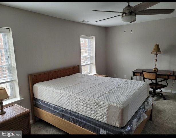 1037 SHACKAMAXON ST, Philadelphia, PA 19125