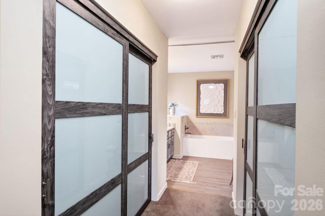 118 Cloverleaf Lane, Asheville, NC 28803
