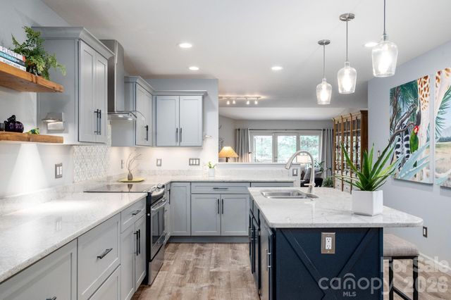 118 Cloverleaf Lane, Asheville, NC 28803