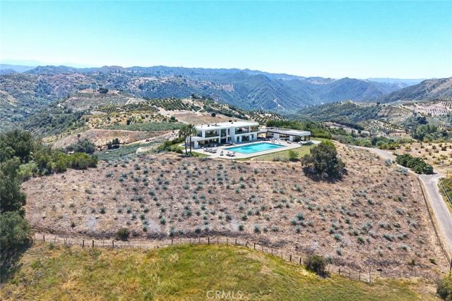 1 El Calamar, Temecula, CA 92590