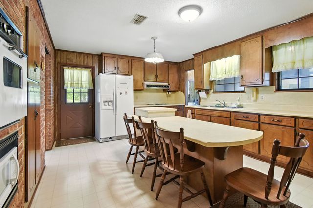 3232 Loren Henderson Rd, Perry, FL 32347