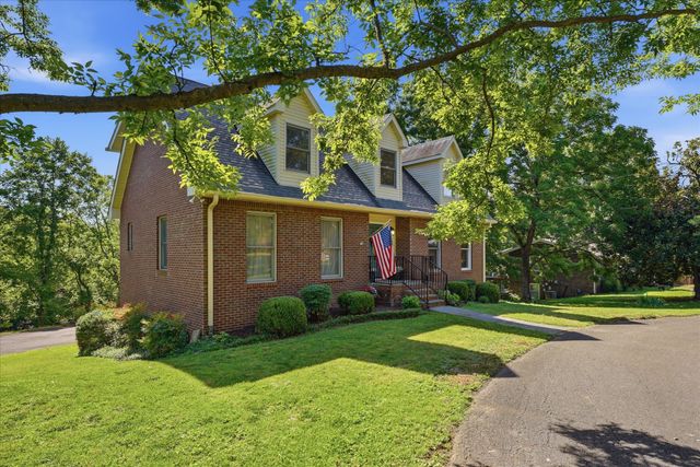 812 Fonnic Dr, Nashville, TN 37207