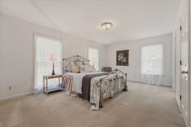 812 Fonnic Dr, Nashville, TN 37207