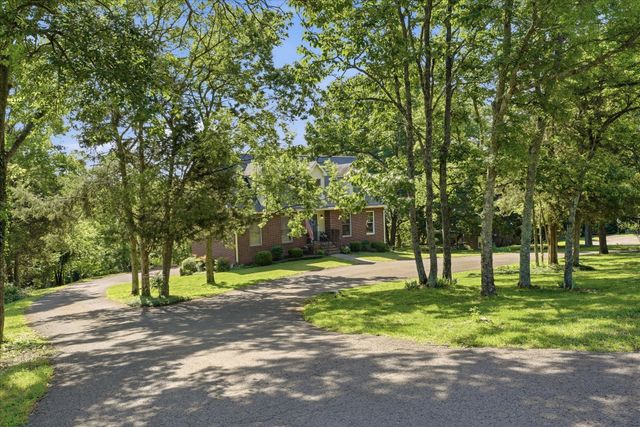 812 Fonnic Dr, Nashville, TN 37207