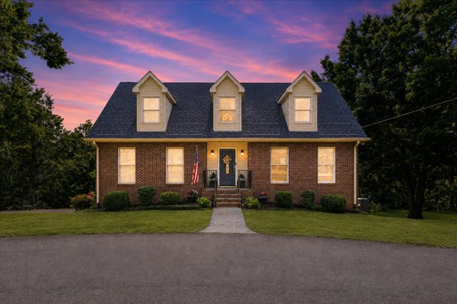 812 Fonnic Dr, Nashville, TN 37207