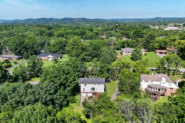 812 Fonnic Dr, Nashville, TN 37207