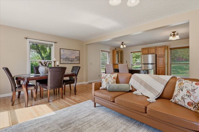 812 Fonnic Dr, Nashville, TN 37207