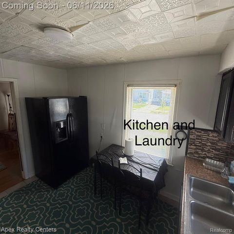 6515 Ashton Avenue, Detroit, MI 48228