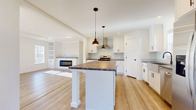 12 Finny's Way, Brockton, MA 02301