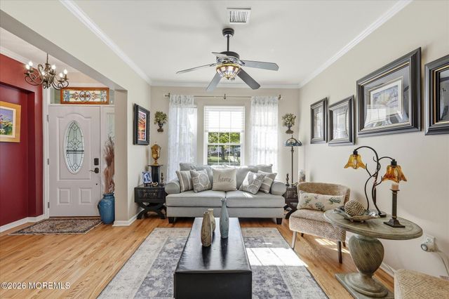 6 Fountain View Drive, Barnegat, NJ 08005