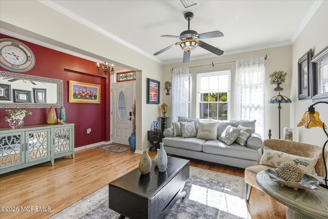 6 Fountain View Drive, Barnegat, NJ 08005