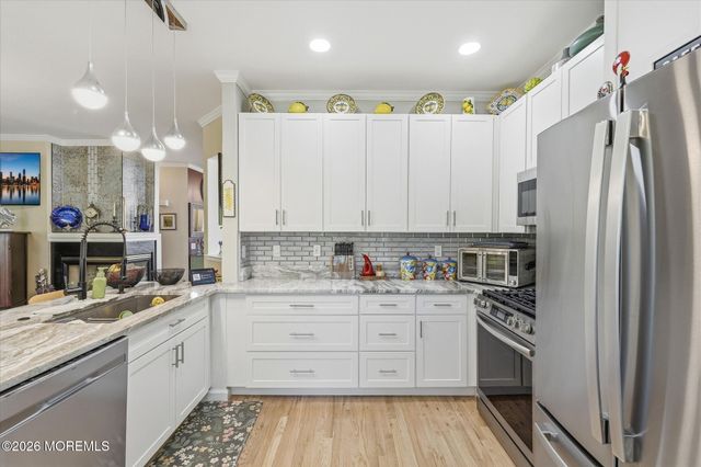 6 Fountain View Drive, Barnegat, NJ 08005