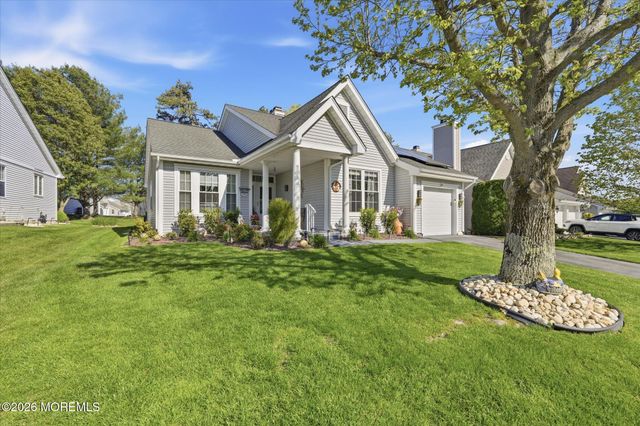 6 Fountain View Drive, Barnegat, NJ 08005
