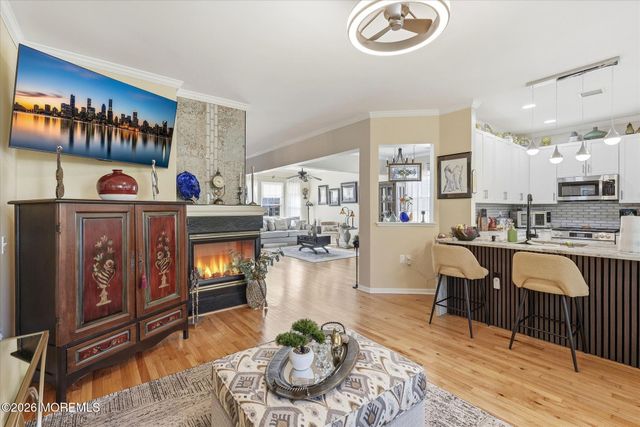 6 Fountain View Drive, Barnegat, NJ 08005