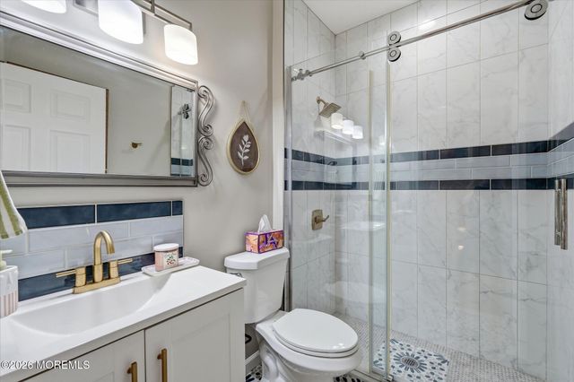 6 Fountain View Drive, Barnegat, NJ 08005