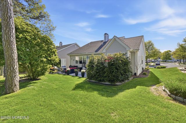 6 Fountain View Drive, Barnegat, NJ 08005
