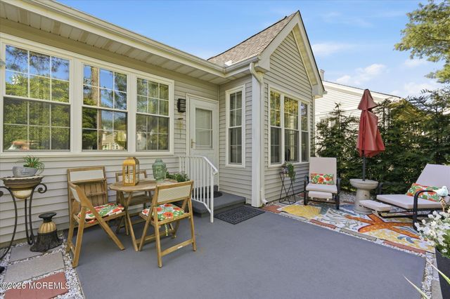 6 Fountain View Drive, Barnegat, NJ 08005