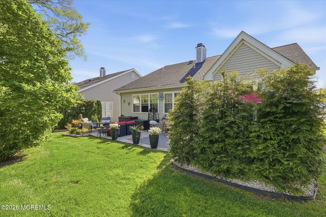 6 Fountain View Drive, Barnegat, NJ 08005