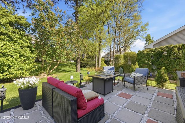 6 Fountain View Drive, Barnegat, NJ 08005