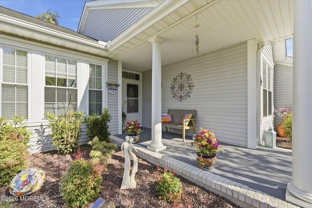 6 Fountain View Drive, Barnegat, NJ 08005