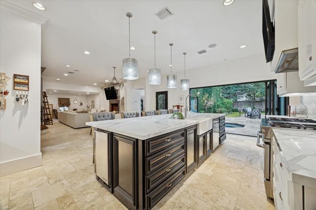 10611 Tarrington Drive, Houston, TX 77024