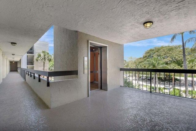 950 Lavers Circle F309, Delray Beach, FL 33444
