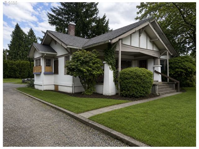 21260 Se Stark St, Gresham, OR 97030